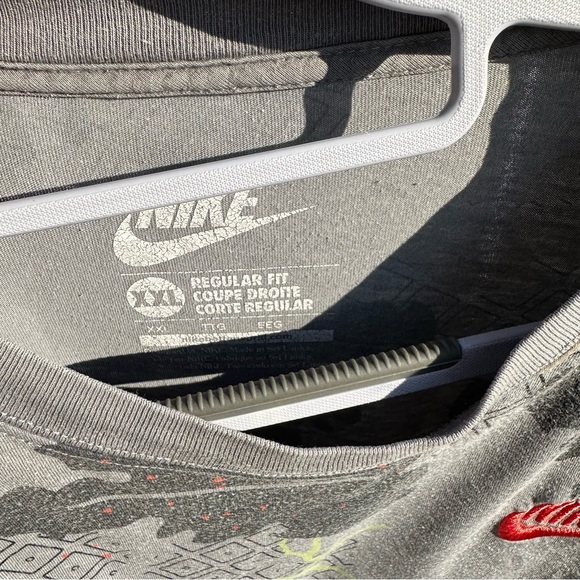 Nike Mens Mid Snakebite T-Shirt 2XL Leaf Pattern - Picture 2 of 7